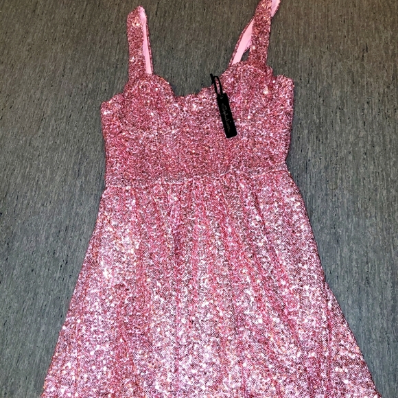 seduction Dresses & Skirts - 3/20❤BNWT Pink sequin dress. Size Small. Seduction